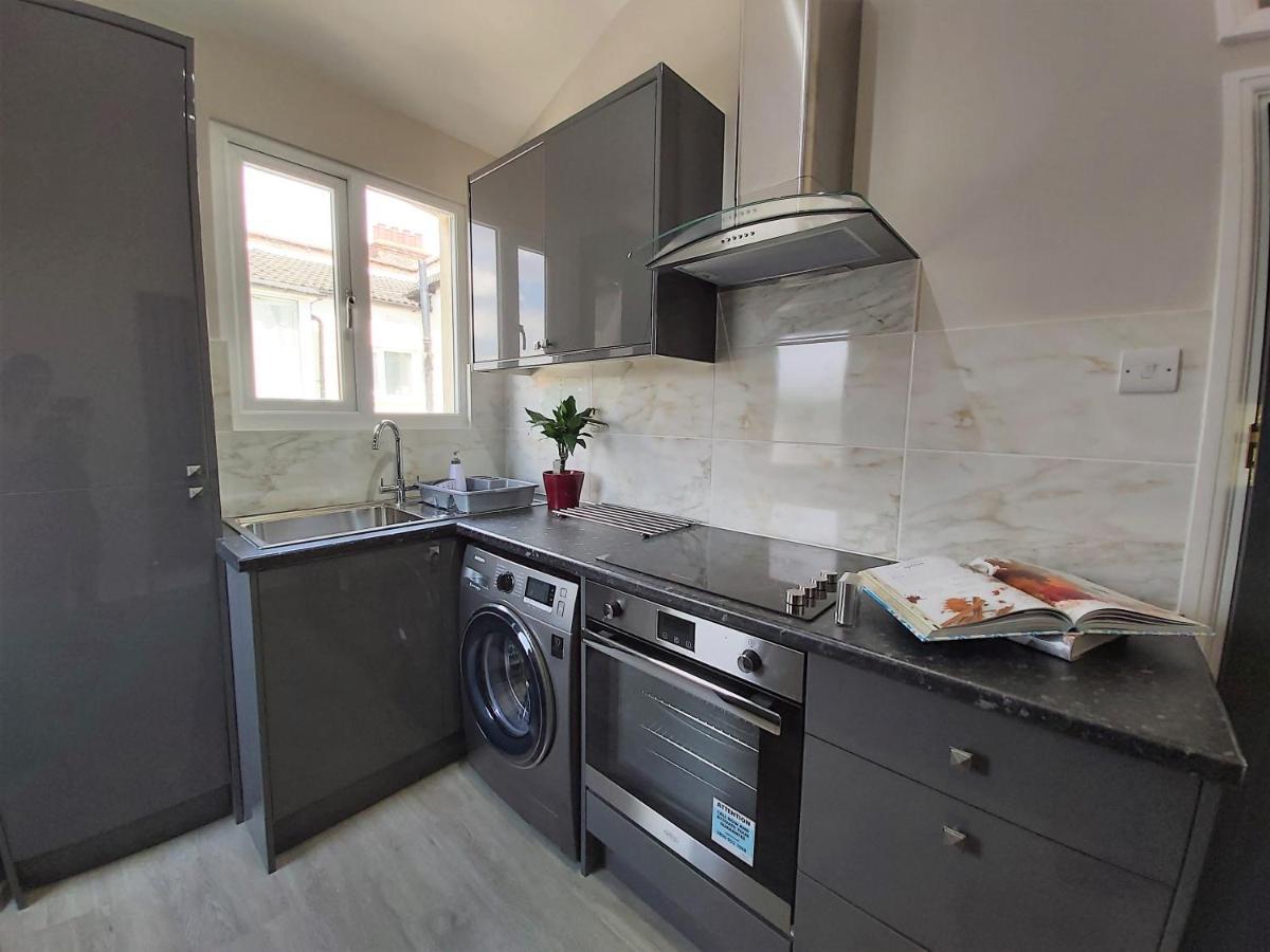 Beautifully Renovated 2 Bed Flat - Close To Beach Apartment Southend-on-Sea Ngoại thất bức ảnh